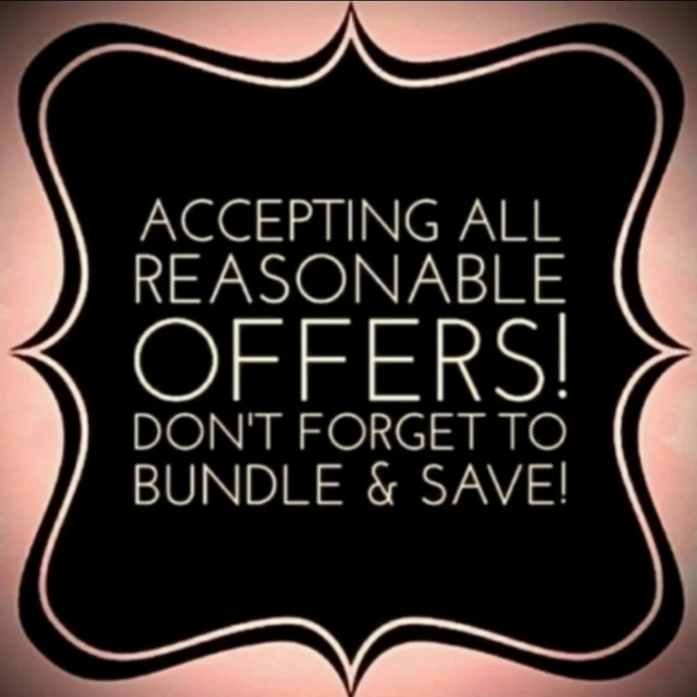 Macy's Cheers 🍾 Holiday - Party - Celebrate Graphic Tee - Picture 14 of 16